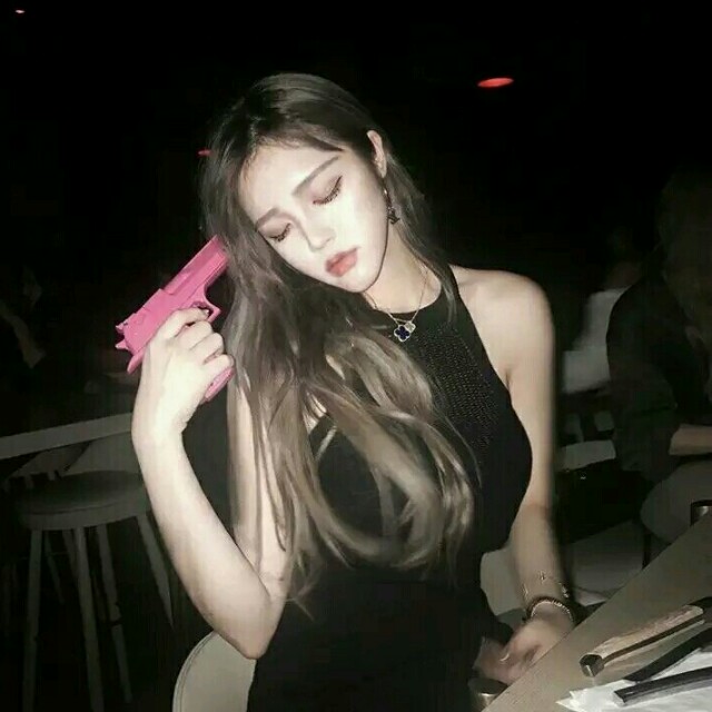 顾小白◥太阳出来我爬电杆 爬上了电杆 我扯电